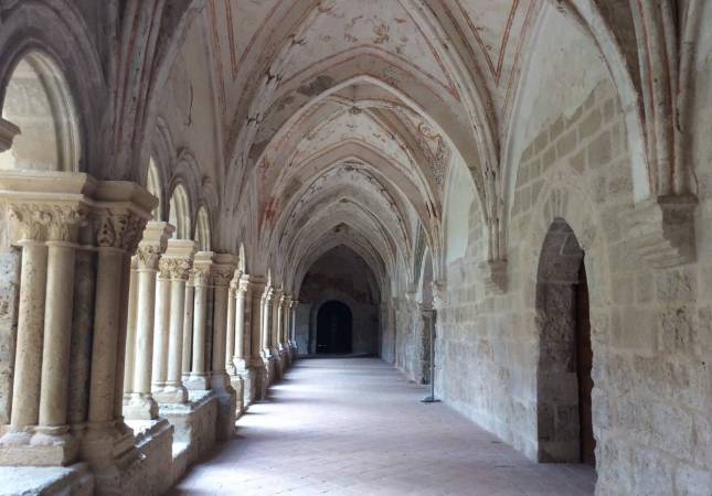 Románticas habitaciones en Castilla Termal Balneario Monasterio de Valbuena. La mayor comodidad con nuestro Spa y Masaje en Valladolid